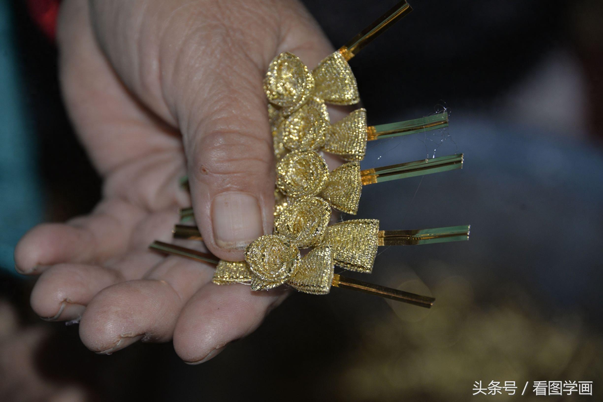 50后大婶加工沾花每5秒加工一个足不出门月入近千元
