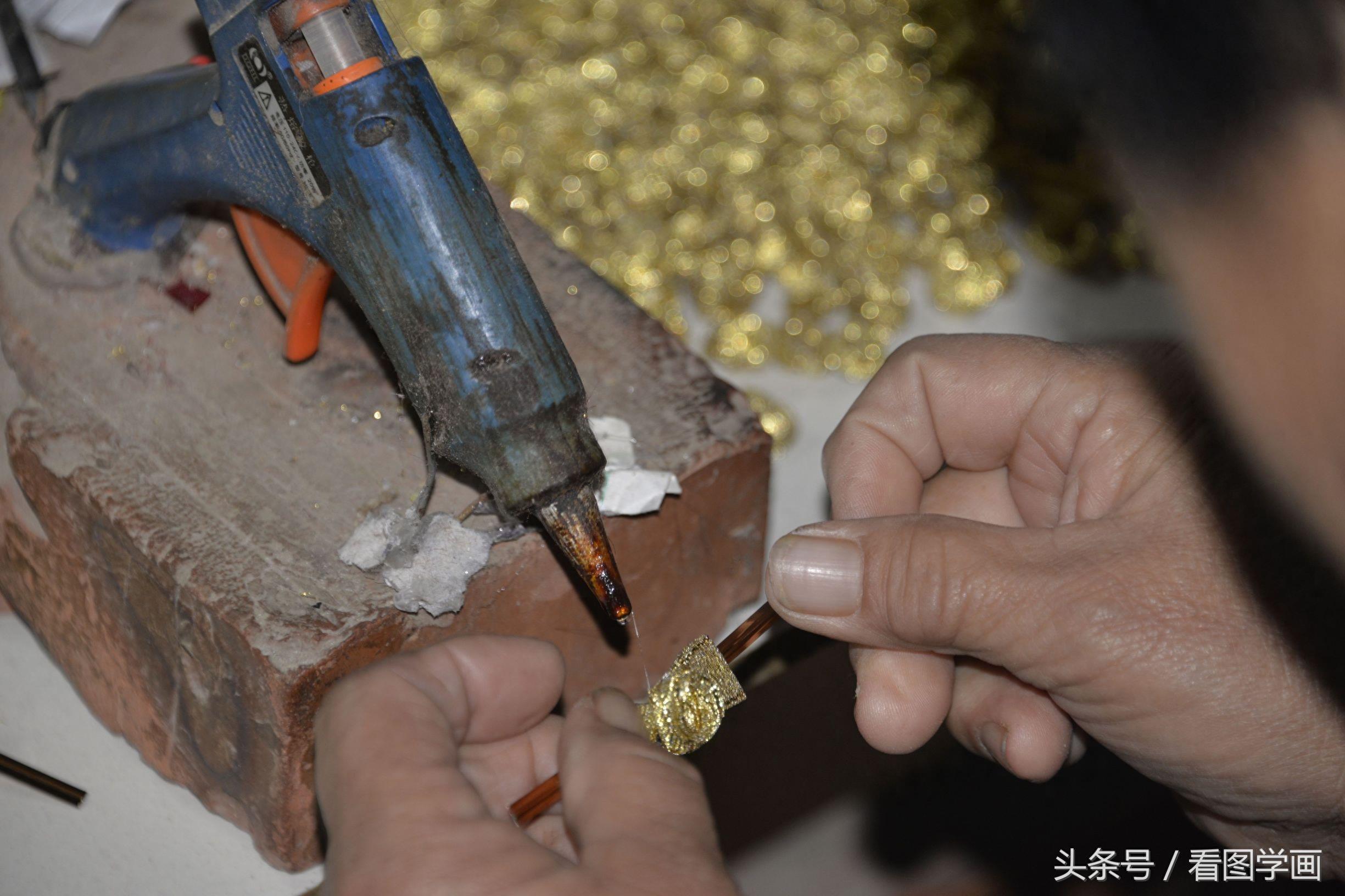 50后大婶加工沾花每5秒加工一个足不出门月入近千元