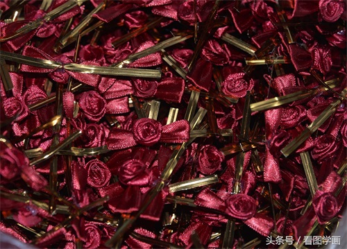 50后大婶加工沾花每5秒加工一个足不出门月入近千元