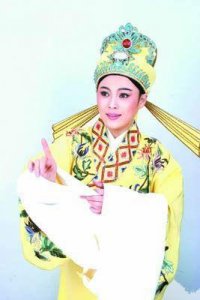 ​著名越剧尹派表演艺术家，国家一级演员，梅花奖获得者-萧雅