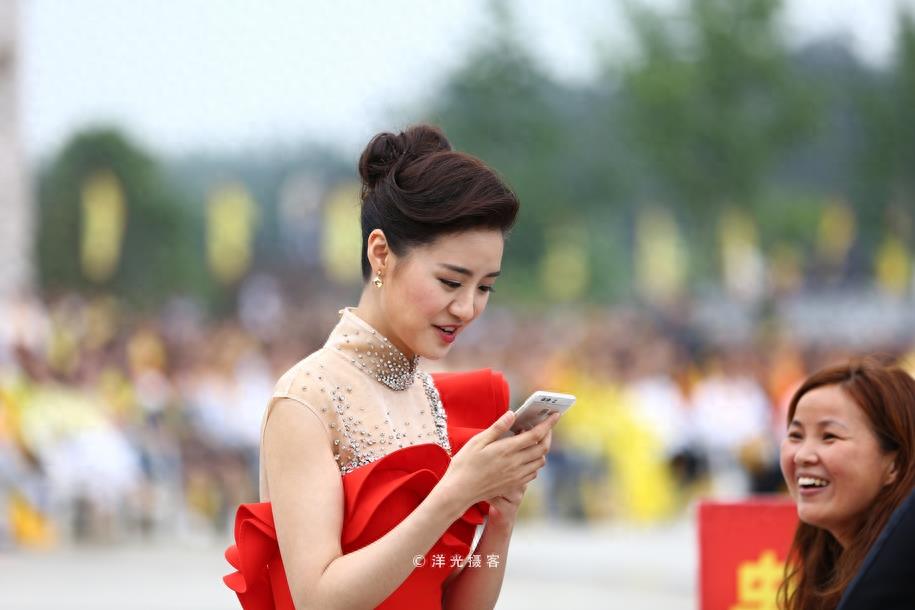 陈超:温婉灵动的湖北卫视女主持