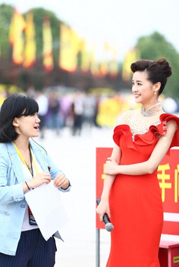 陈超:温婉灵动的湖北卫视女主持