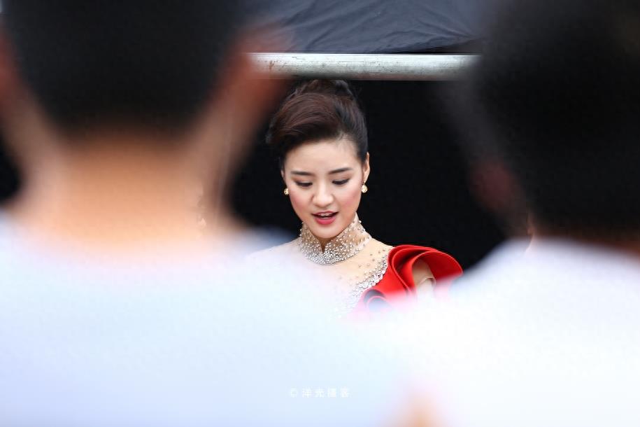 陈超:温婉灵动的湖北卫视女主持