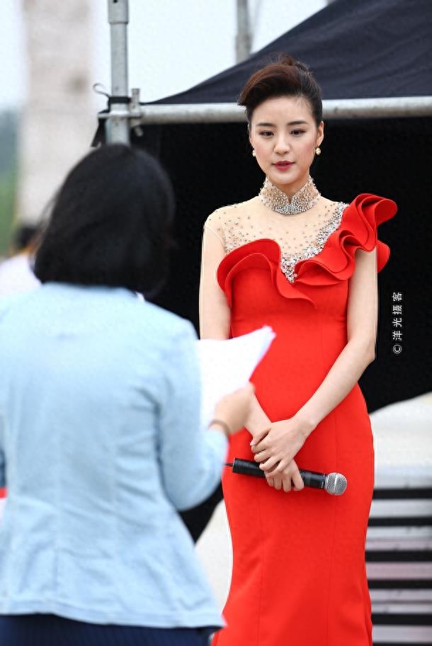 陈超:温婉灵动的湖北卫视女主持
