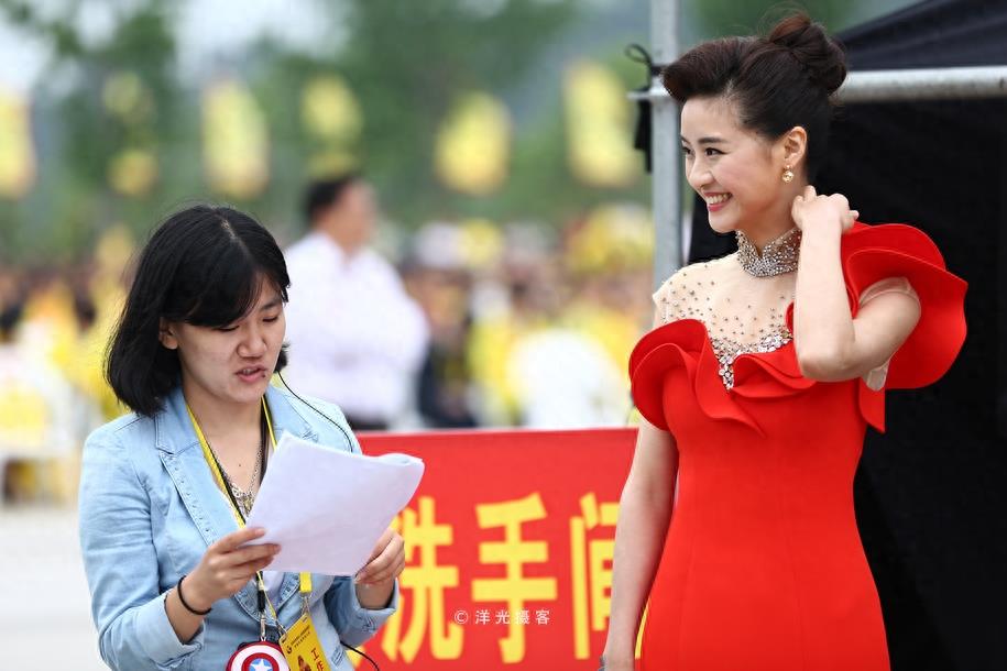 陈超:温婉灵动的湖北卫视女主持