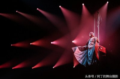 ​JJ林俊杰“圣所”世界巡回演唱会上海开唱，David Foster登台助阵