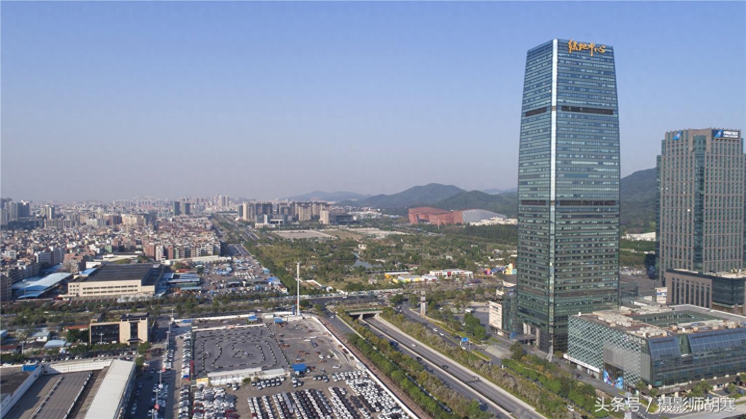 5号停机坪快成巨型停车场,昔日这可是广州国际机场哦