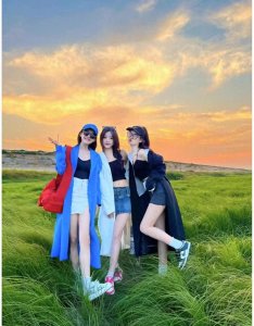 “蓝色衣服”怎么搭配才好看?19个思路穿出清冷高级感