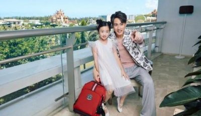 ​有一种“长大”叫吴尊的女儿，8岁亭亭玉立，还拥有逆天大长腿