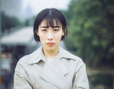 ​被冯小刚赞不绝口，却婚内出轨闺蜜男友，任素汐真是丑人多作怪？