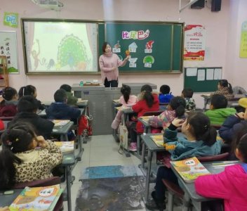 ​12年义务教育要来了？教育部给出回复，学生很高兴，但还有坏消息