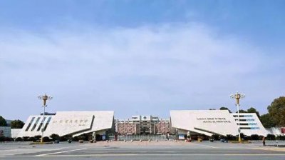 ​「百年名校」一位落榜生缔造的名校-江西高安中学