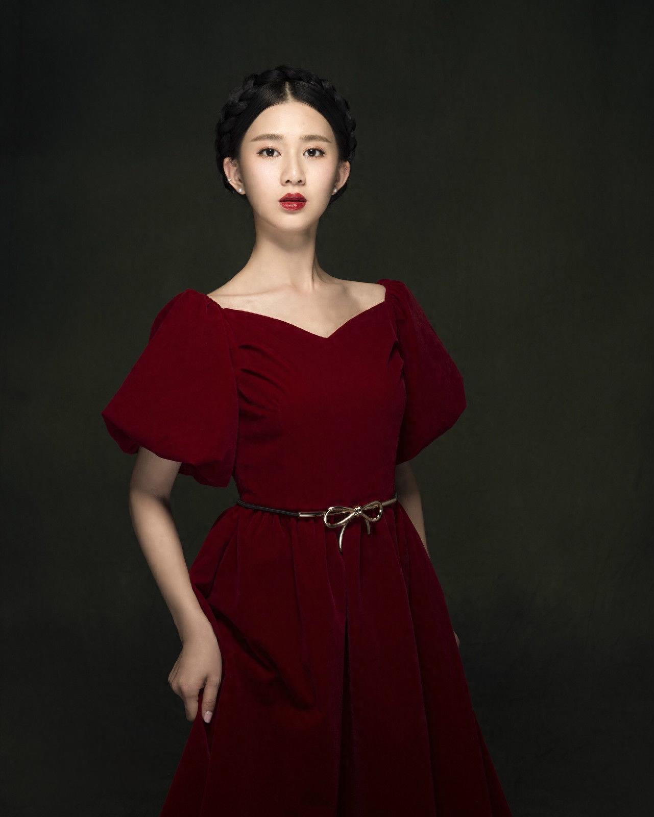 《微微一笑很倾城》的小雨妖妖,《醉玲珑》中饰演刘诗诗的妹妹