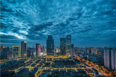 ​何为少不入蜀，老不出川