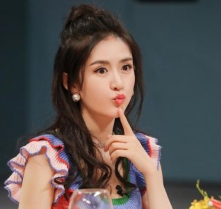 ​谢娜正式回归《快乐大本营》，主持风格没变，身份却不同了