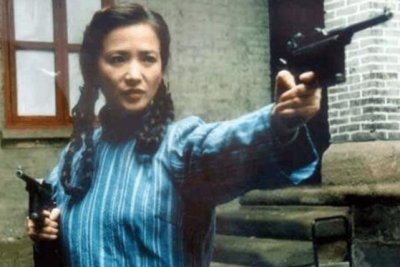 ​她是双枪老太婆的原型，终身守寡闹革命，死后22年恢复党籍