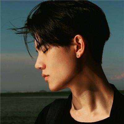 帅气冷漠男生头像高清图片