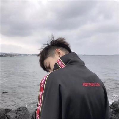 帅气冷漠男生头像高清图片