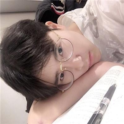 帅气冷漠男生头像高清图片
