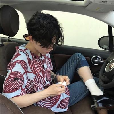 帅气冷漠男生头像高清图片
