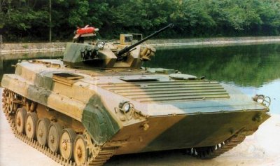 ​中国86式履带式步兵战车