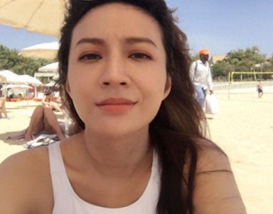 ​飞儿乐队詹雯婷生活近照，素颜水嫩脸微胖，单飞不易36岁不敢爱