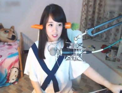 ​冯提莫起床晒早餐，露出素颜半张脸，这颜值哪里是“换头”了？