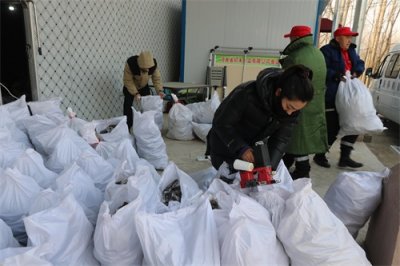 鲁山县90后“新农人”程佳佳捐赠10余万元斛坠支援甘肃地震灾区