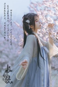 ​汉服正片！长恨歌-白居易“行宫见月伤心色，夜雨闻铃肠断声 ”