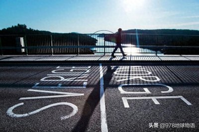 ​世界上最奇葩的35个边界线，简直就是闹着玩