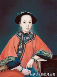 ​乾隆为宠爱的容妃所建宝月楼，今已是闻名遐迩之地