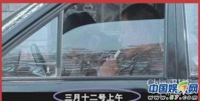 ​张嘉译李念《蜗居》穿帮镜头，看着穿帮就让人笑喷了