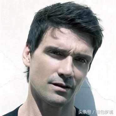 因《战狼2》成为今年中国最红的老外,却是个被动作戏耽误的鲜肉