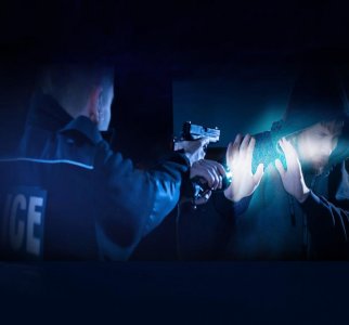 ​战术警用手电筒爆闪功能你了解吗，有什么用
