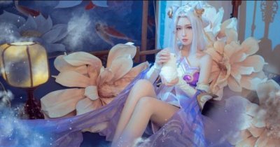 ​长腿小姐姐cos王者荣耀嫦娥，仙气飘飘