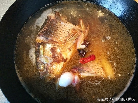 家常炖鲤鱼