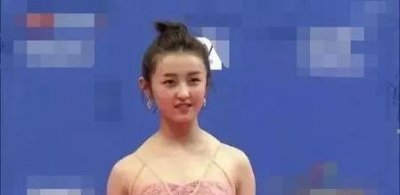 ​肩宽溜肩穿什么衣服合适(肩宽适合穿什么样的衣服)