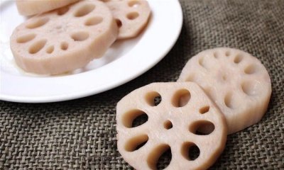 ​莲藕切开发黄还能吃吗，莲蓬变色了还能吃吗？