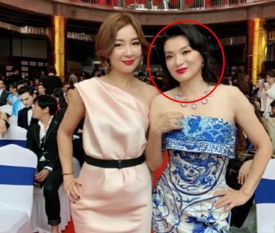 金花婆婆杨明娜走红！阎青妤版成经典，与闺蜜刘晓庆36年蔬菜互称