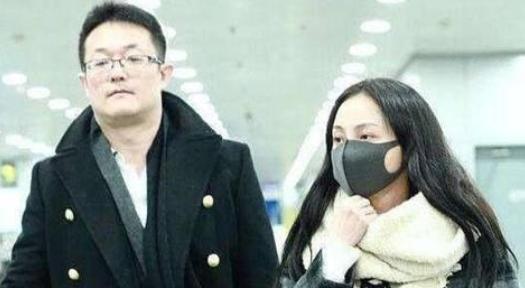 久违的姚笛新戏杀青，手捧鲜花心情大好，还找到了新土豪男友