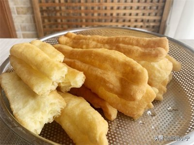 ​制作油条的方法，不用三揣三醒，个个蓬松鼓大泡