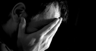 ​因为碰伤一个老人，他落得个悬梁自尽的下场