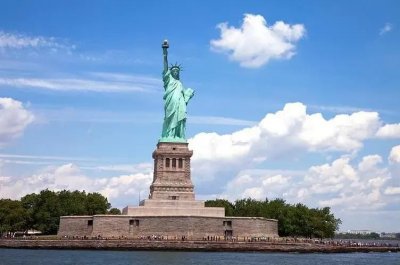 ​自由女神是为美国建国100周年纪念，但却不是美国人建造！