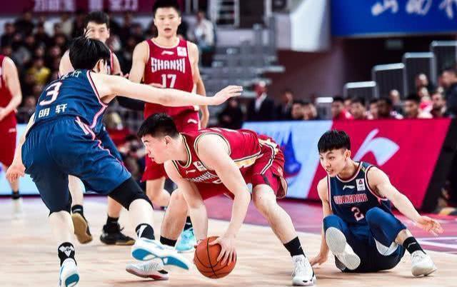 广东队00后球员徐杰，球队后场位置轮换悍将，依旧有潜力可挖