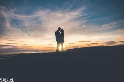 ​恋爱倦怠期有什么表现 如何度过恋爱倦怠期