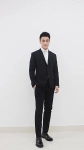 何猷君介绍