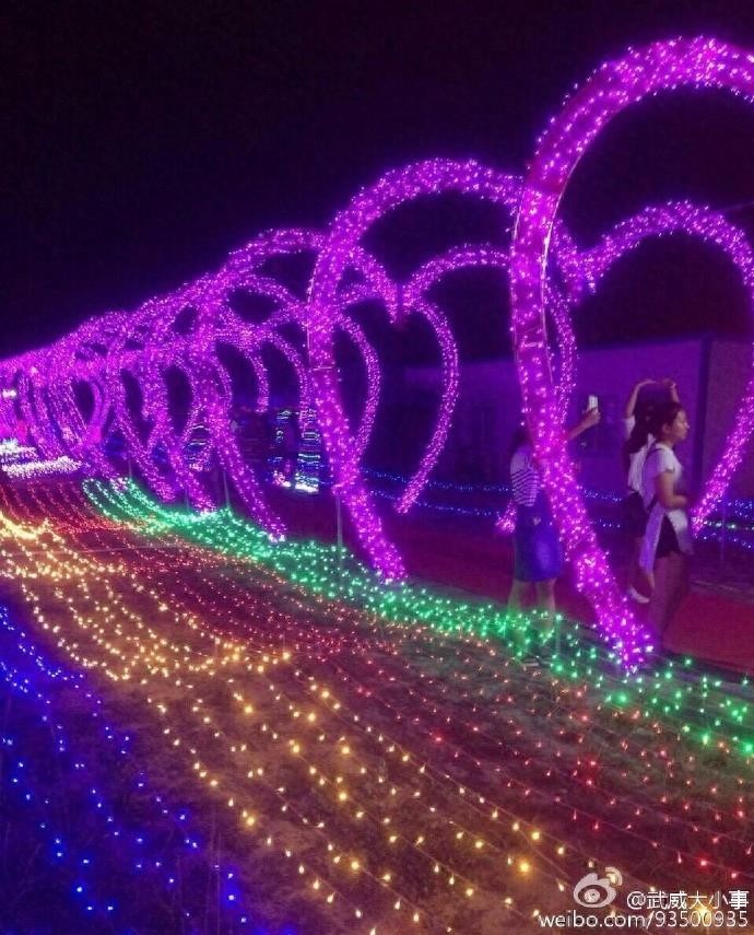 美爆了!不用去北上广 武威的摩天轮也