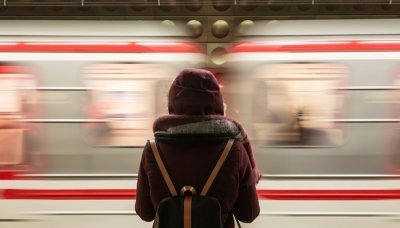 ​高铁可以带多大的行李箱