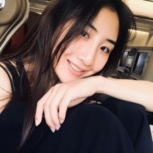 ​蹦床女神何雯娜：与陈一冰相恋无果，单身8年后闪婚二婚制片人