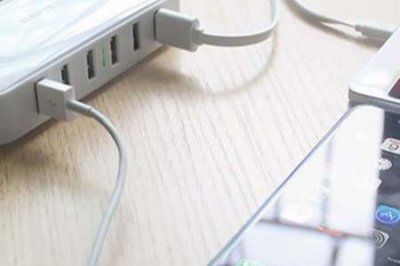 ​手机充电器充满还费电吗